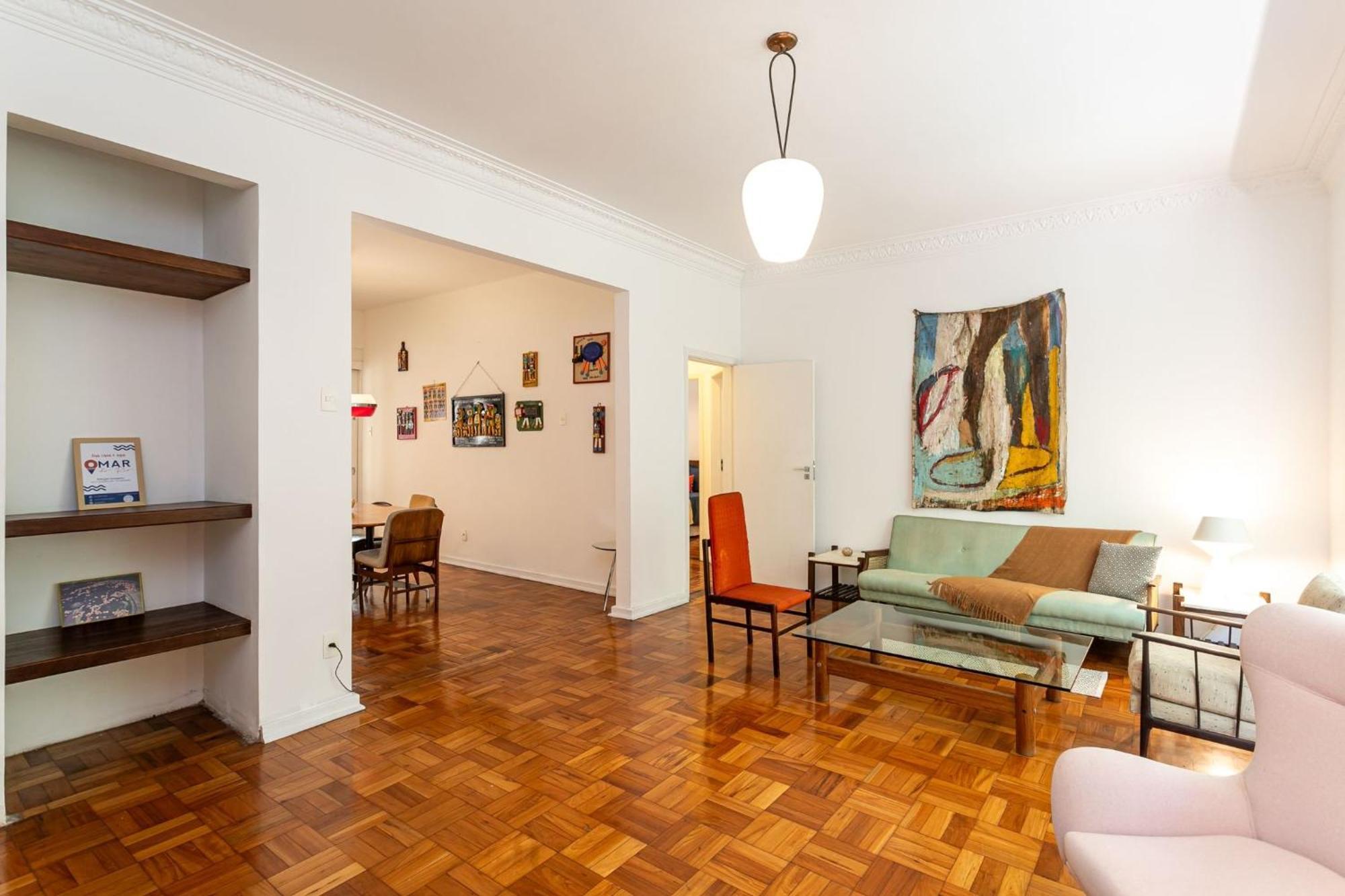 Apartamento 2qtos Com Varanda Em Copacabana | Cr 121/202