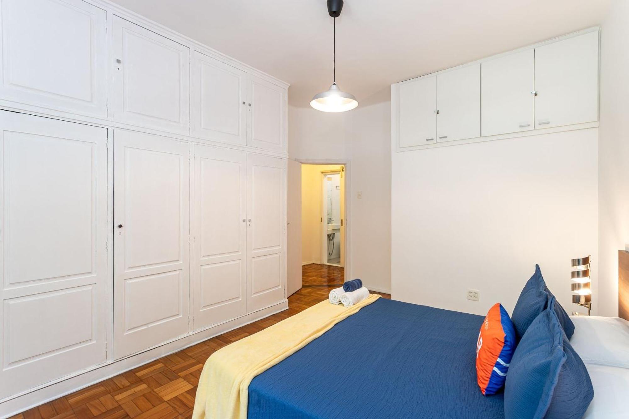 Apartamento 2qtos Com Varanda Em Copacabana | Cr 121/202 *