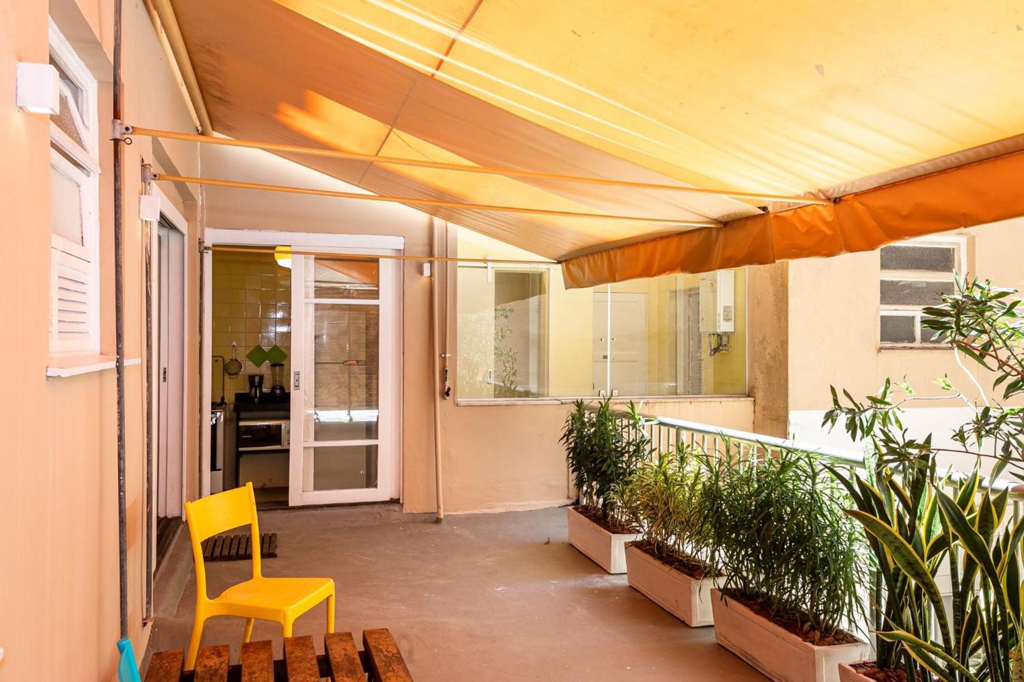 Apartamento 2qtos Com Varanda Em Copacabana | Cr 121/202 *